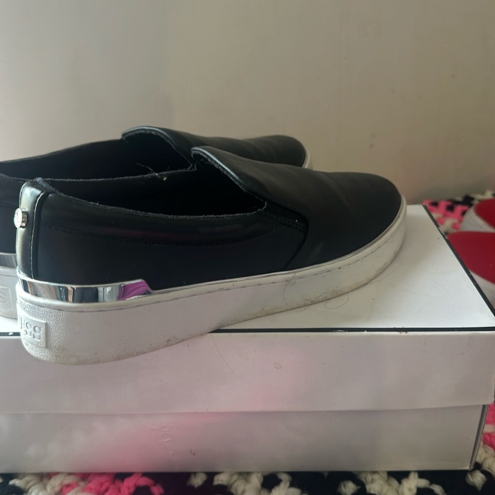 Guess size 8.5